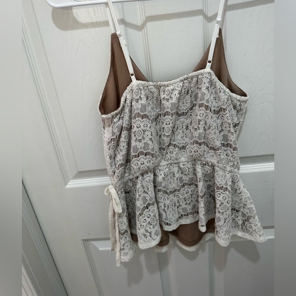 NWT Women's medium lace tank top - Picture 3 of 3
